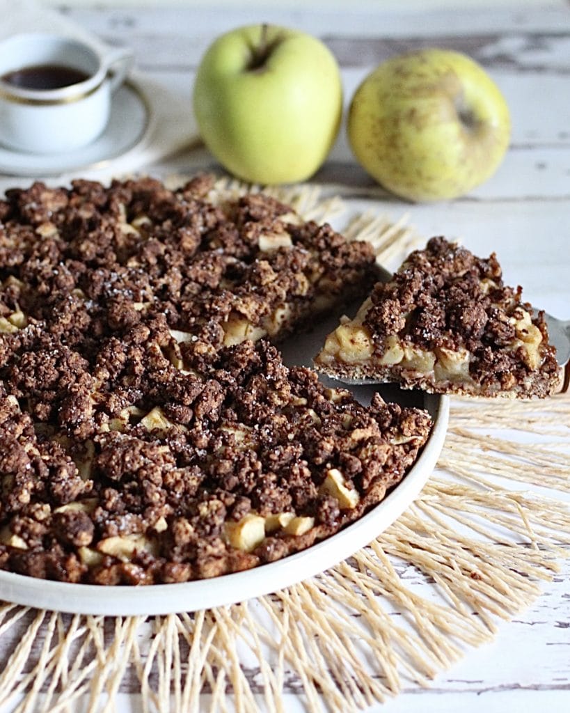 Sbrisolona al cioccolato mit süßem Apfelkern