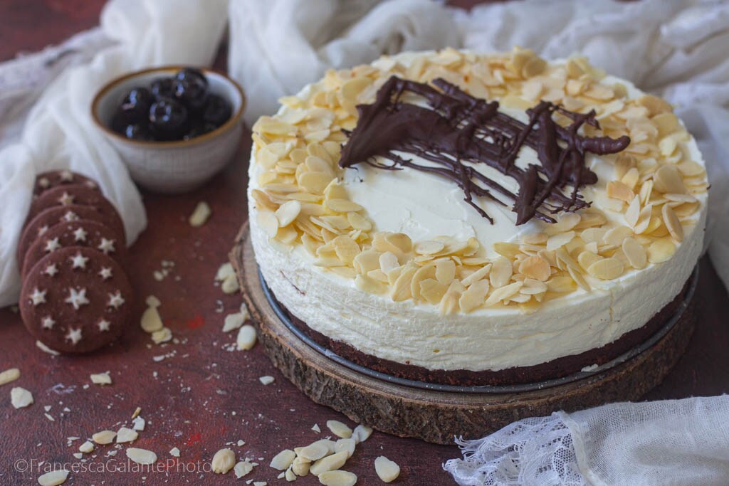 Kirsch- und Mandelkäsekuchen ohne Backen