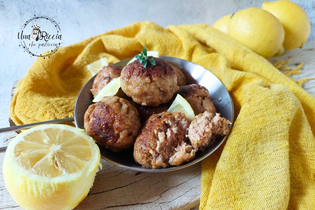 Zarte Kalbfleischbällchen mit Zitrone