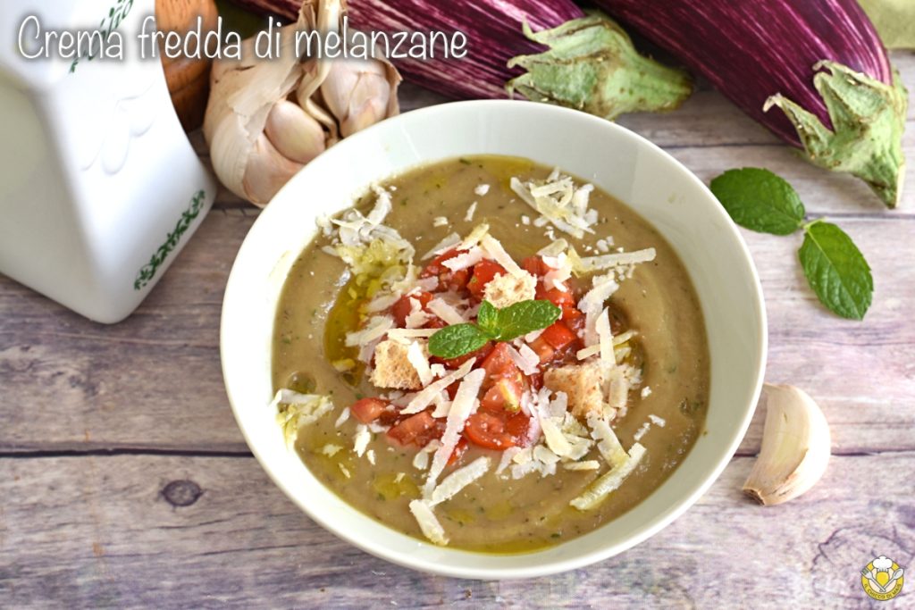 kalte Auberginencremesuppe Gazpacho aus Auberginen sommerliche Cremesuppe mit Kirschtomaten und Grana il chicco di mais