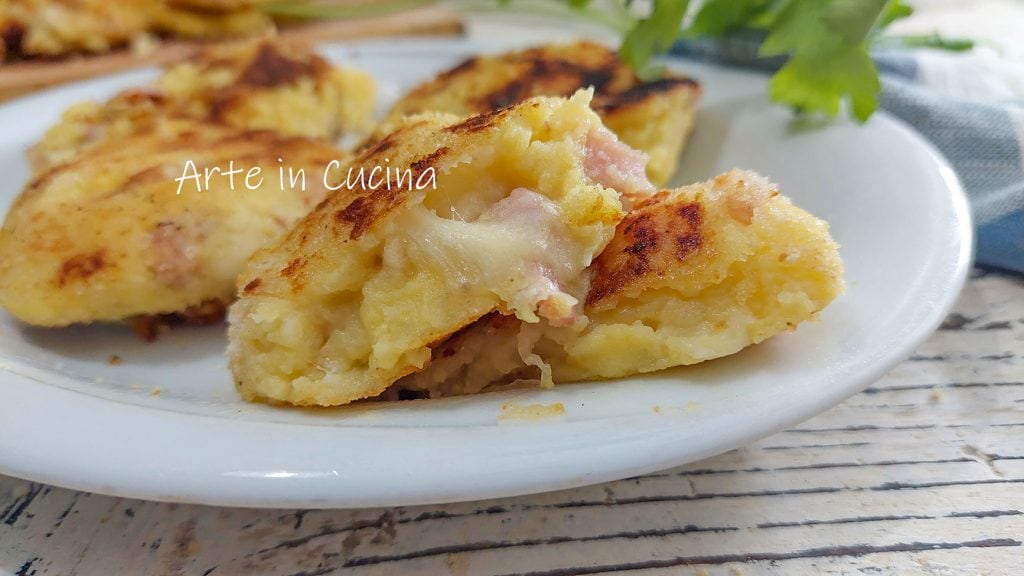 KARTOFFEL- UND SPECKBRÖTCHEN in der Pfanne