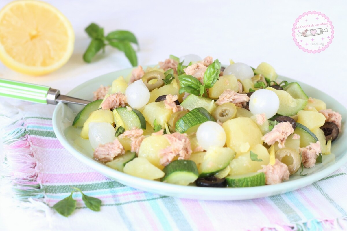 FRISCHER UND KÖSTLICHER KARTOFFEL- UND ZUCCHINISALAT