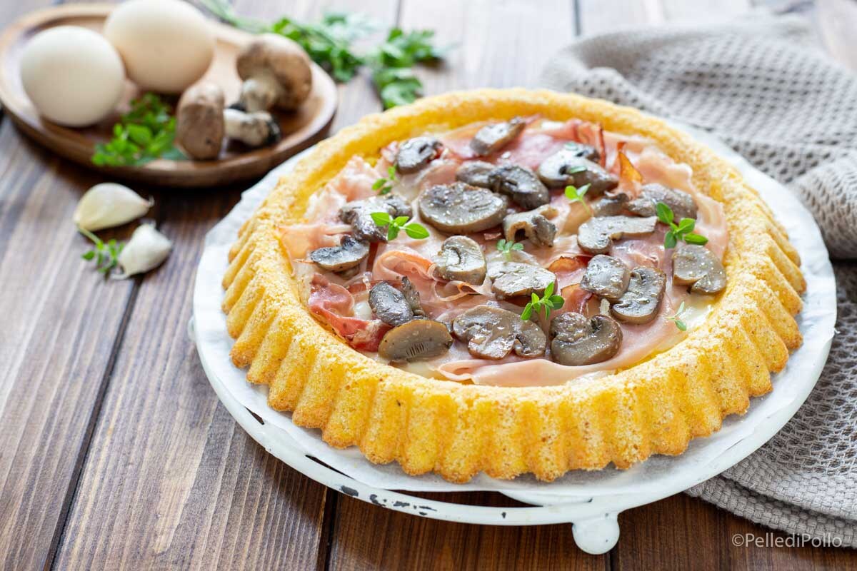 Kartoffelkuchen mit Pilzen und Speck