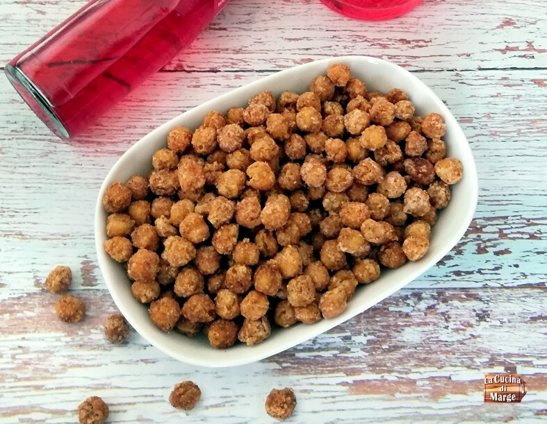 KNUSPRIGE KICHERERBSEN MIT PAPRIKA