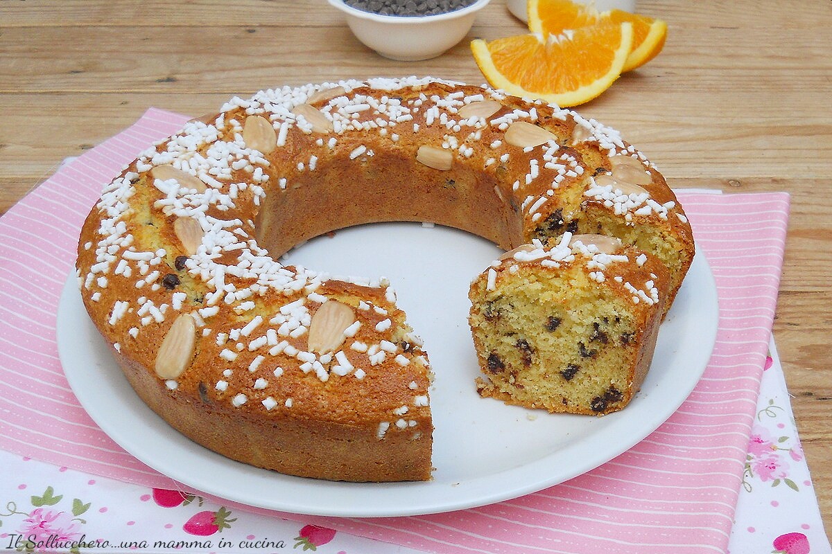 Orangen-Mandel-Kranzkuchen mit Schokoladentropfen