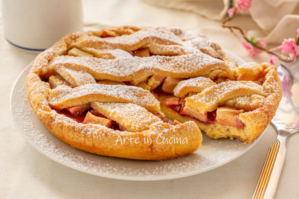 Kuchen mit Birnen und Marmelade