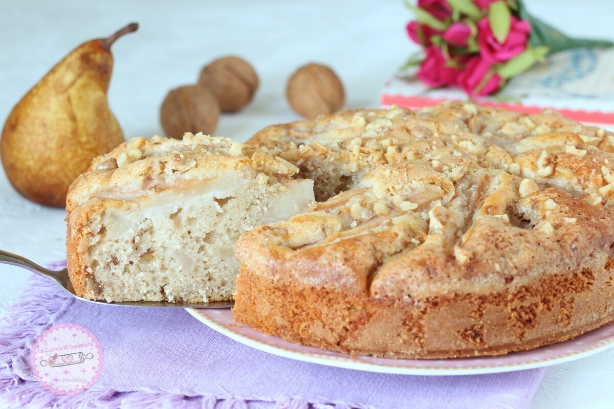 KUCHEN MIT BIRNEN UND NÜSSEN