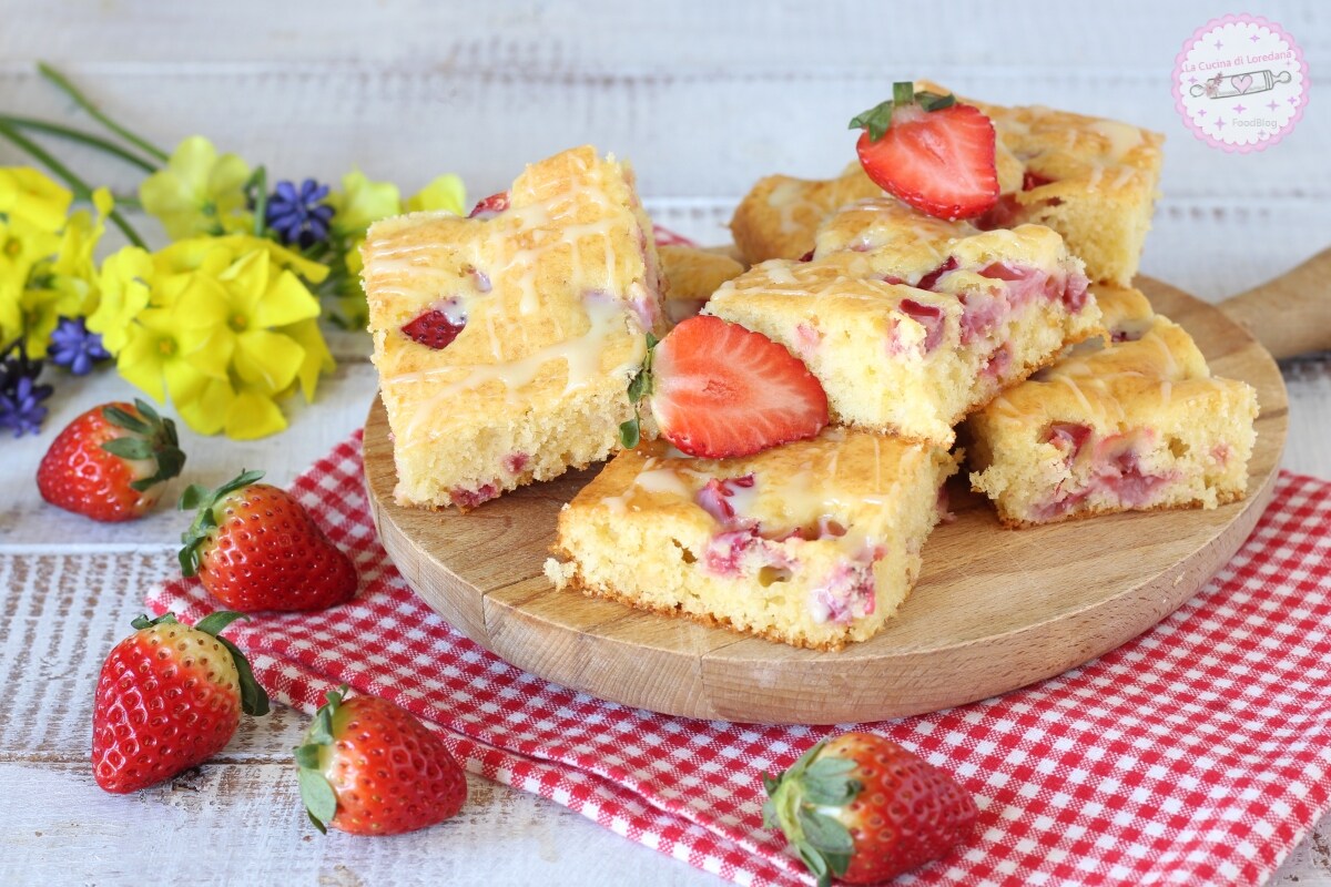 KUCHEN MIT ERDBEEREN UND WEISSER SCHOKOLADE ein köstlicher und besonderer Kuchen