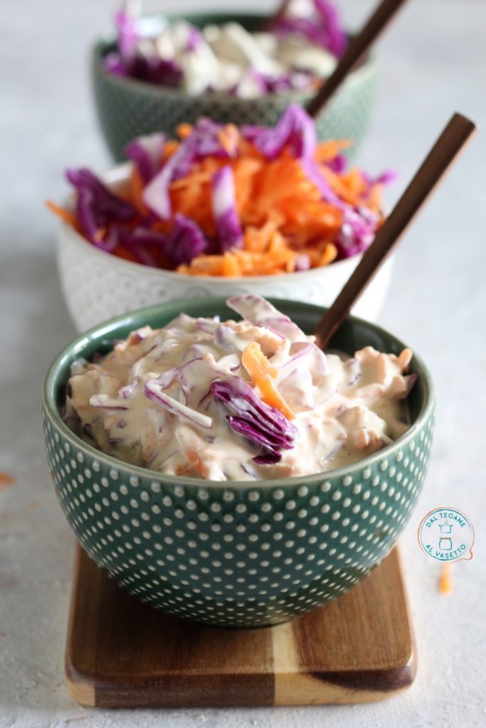 Rezept für Rotkohlsalat mit Karotten und leichtem Joghurt für Coleslaw