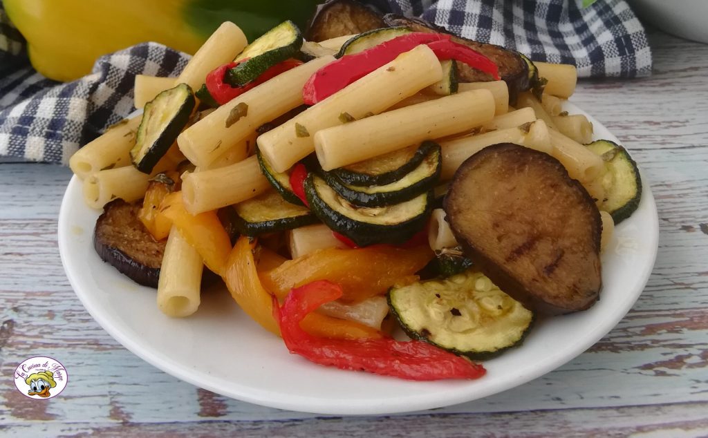 pasta mit gegrilltem gemüse