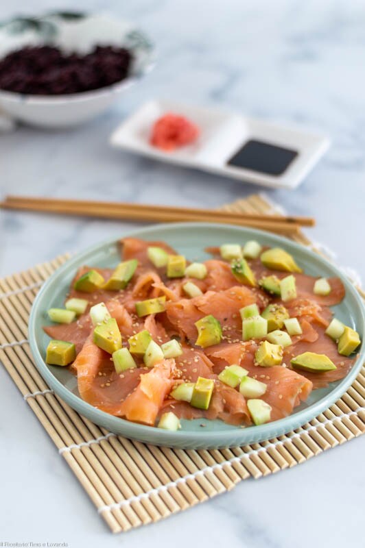 mariniertes Lachs-Carpaccio mit Avocado