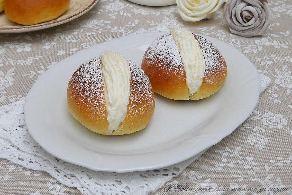 Maritozzi mit Sahne