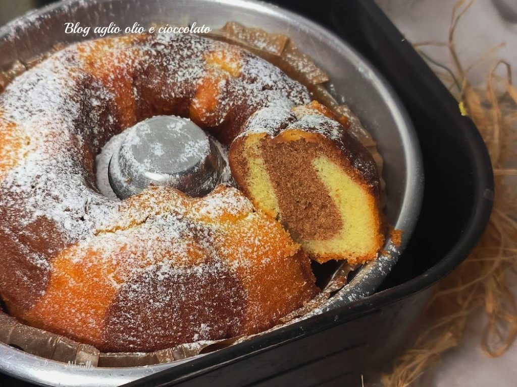 Marmorierter Cake mit Cappuccino im Bimby mit Ölteig ist fluffig und leicht, in der Luftfritteuse gebacken, einfach und schnell, sein zarter Geschmack begeistert alle