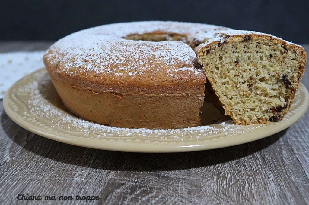 Lockerer Marmorkuchen mit Marmelade im Teig