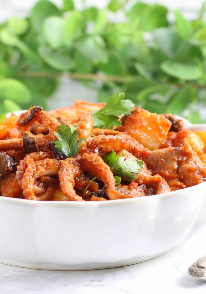 Moscardini mit Tomaten, Kartoffeln und Oliven