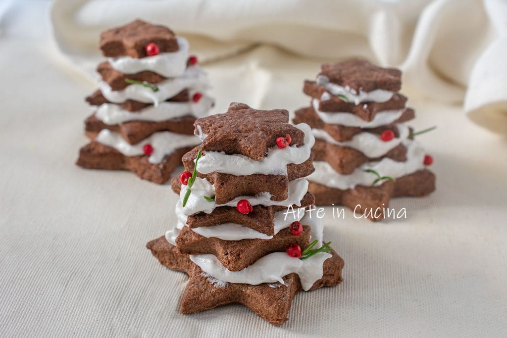 Mürbeteig-Weihnachtsbaumplätzchen