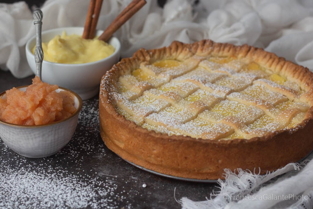 Mürbeteigkuchen mit Vanillecreme und Quittenmarmelade