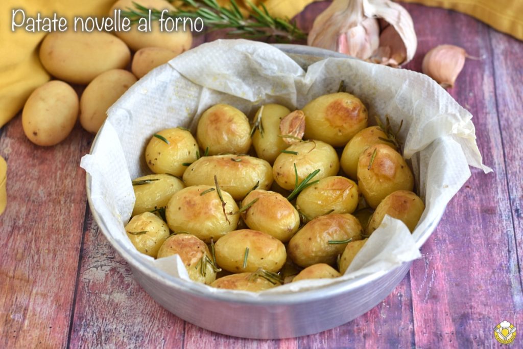 neue Kartoffeln aus dem Ofen goldbraun und weich, aromatisch mit Rosmarin il chicco di mais