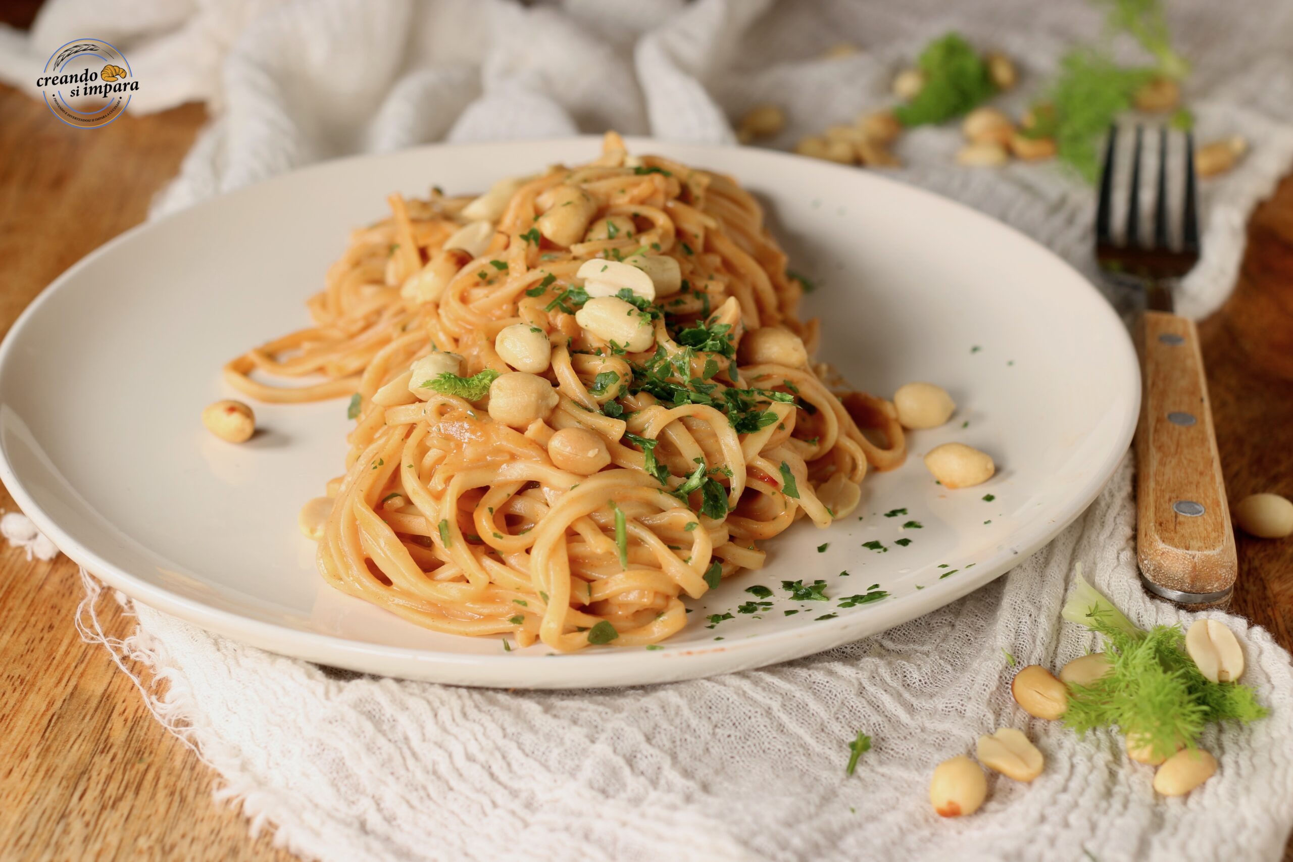 Nudeln mit Erdnussbuttersauce