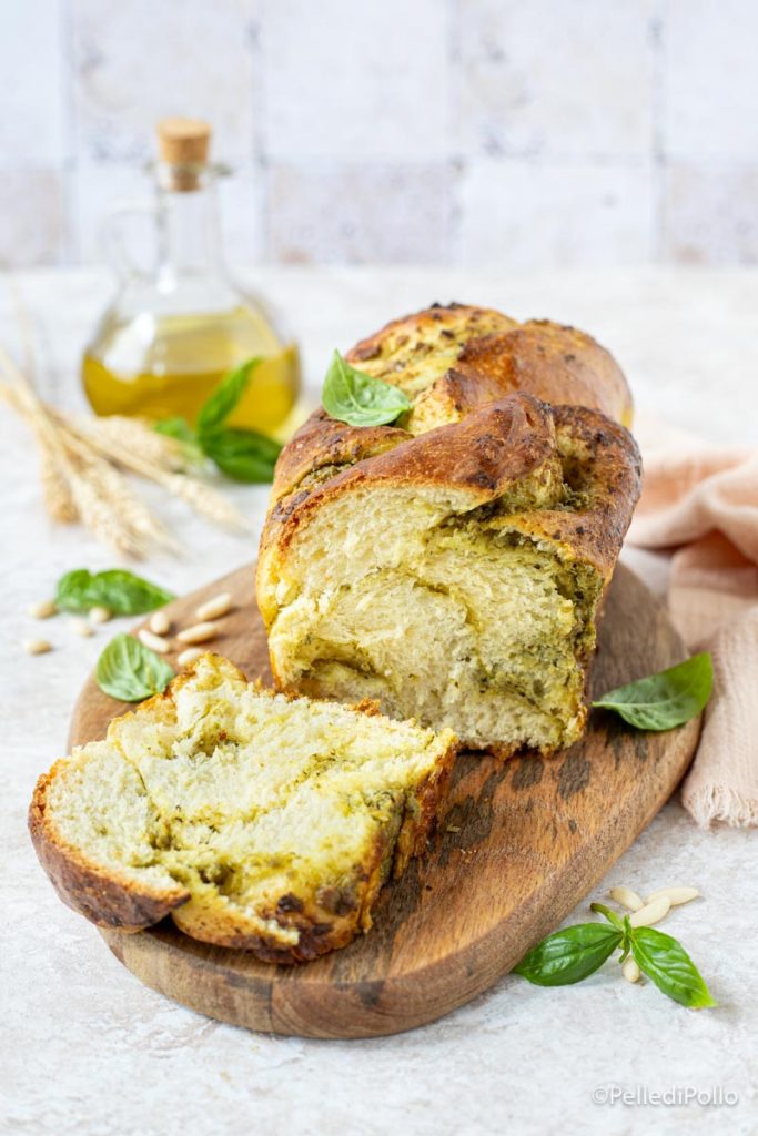 herzhaftes pan brioche mit Pesto