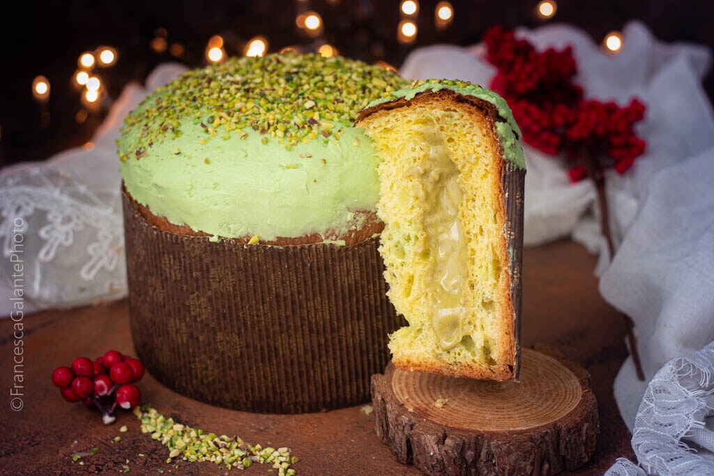 Panettone Massari mit Pistazienfüllung und -glasur