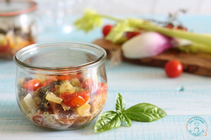 Panzanella im Glas gekocht