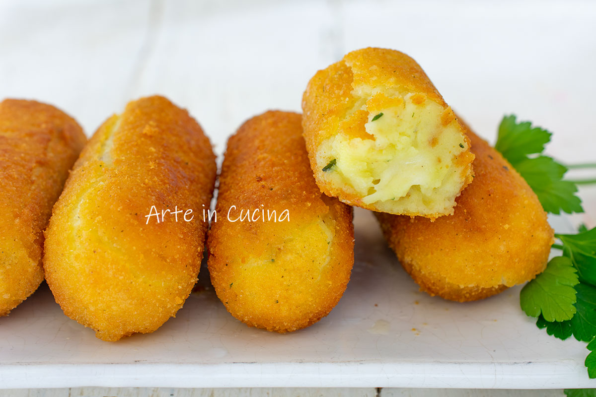 NAPOLETANISCHE PANZAROTTI aus KARTOFFEL Crocchè