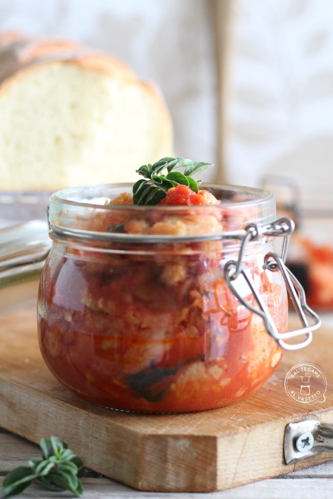 Pappa al Pomodoro im Glas in der Mikrowelle gekocht
