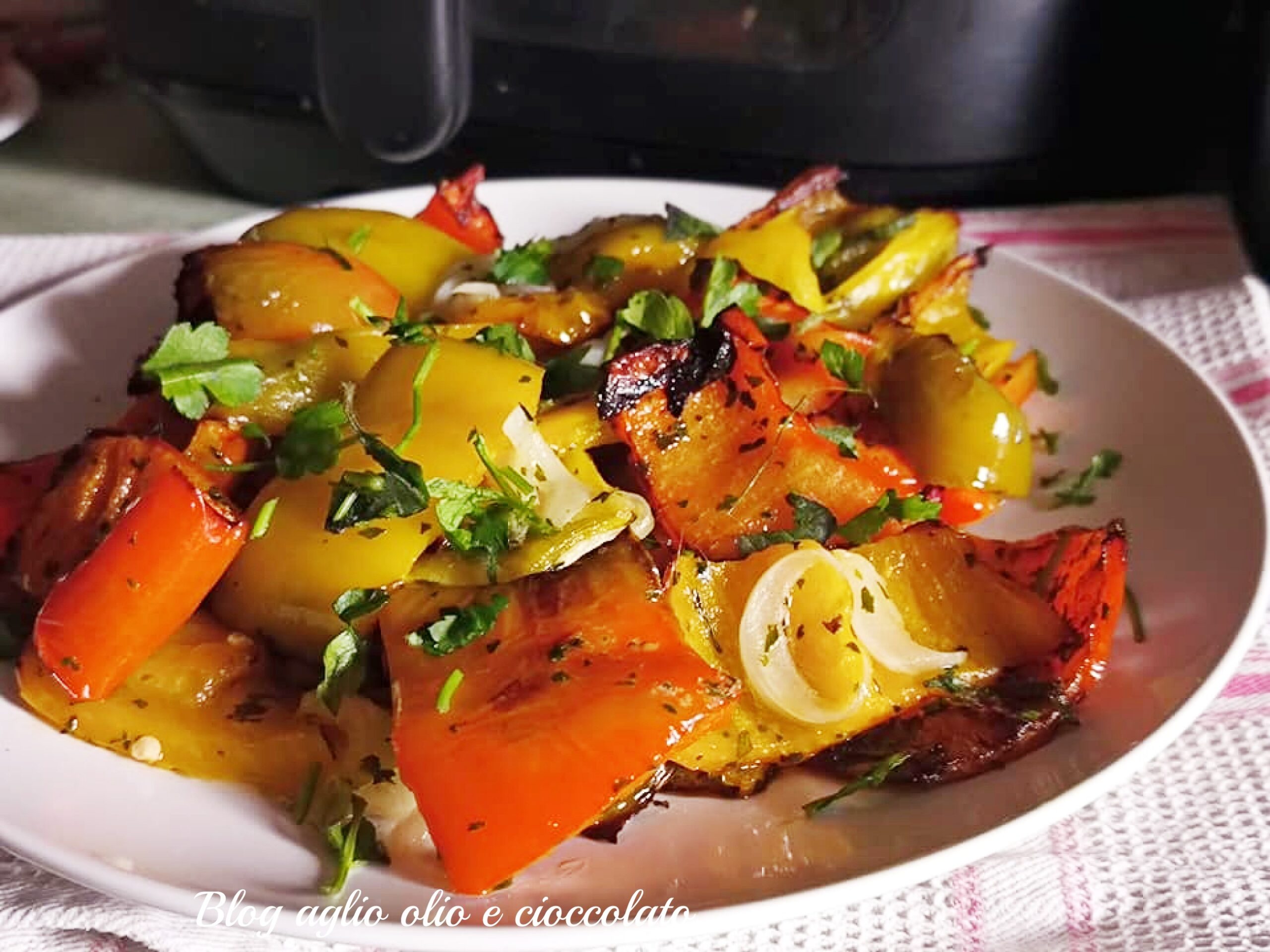 PAPRIKA UND ZWIEBEL IN DER LUFTFRITTEUSE