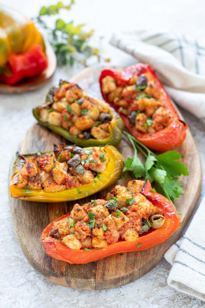 in der Heißluftfritteuse gratinierte gefüllte Paprika