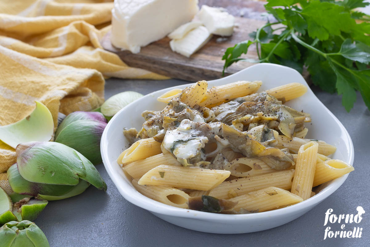 Pasta mit Artischocken und Mozzarella