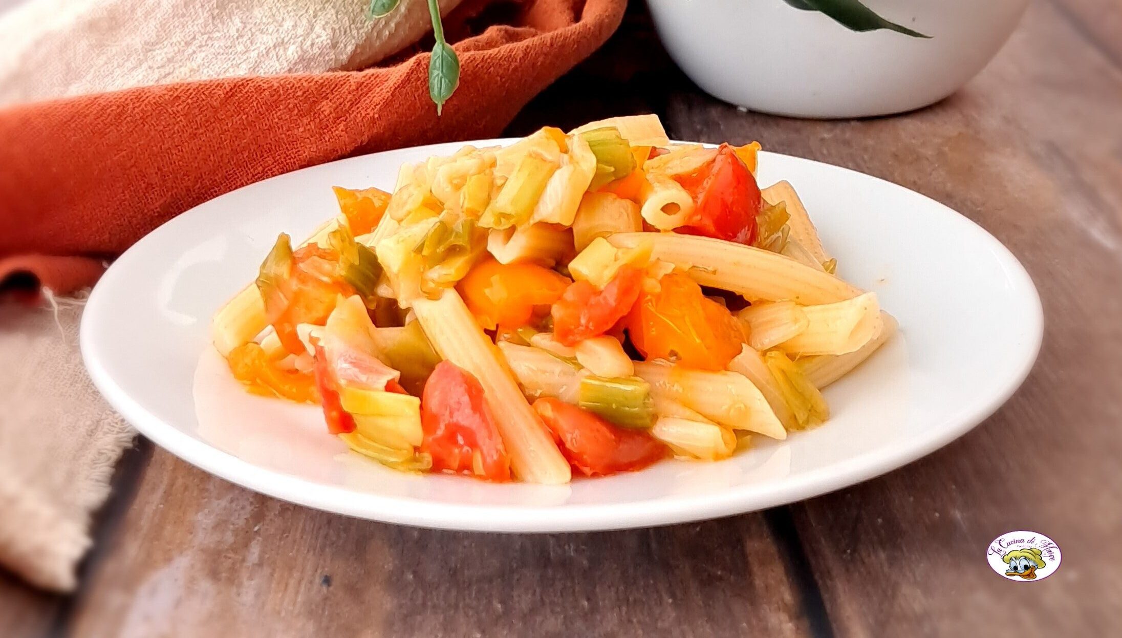 Pasta mit Frühlingszwiebeln und Kirschtomaten