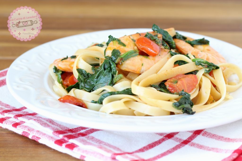 pasta mit Garnelen und Spinat