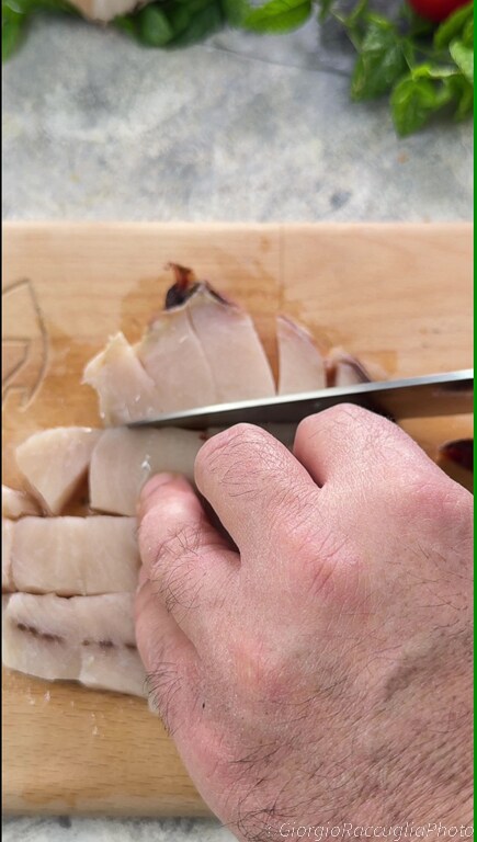pasta mit Schwertfisch und Kirschtomaten