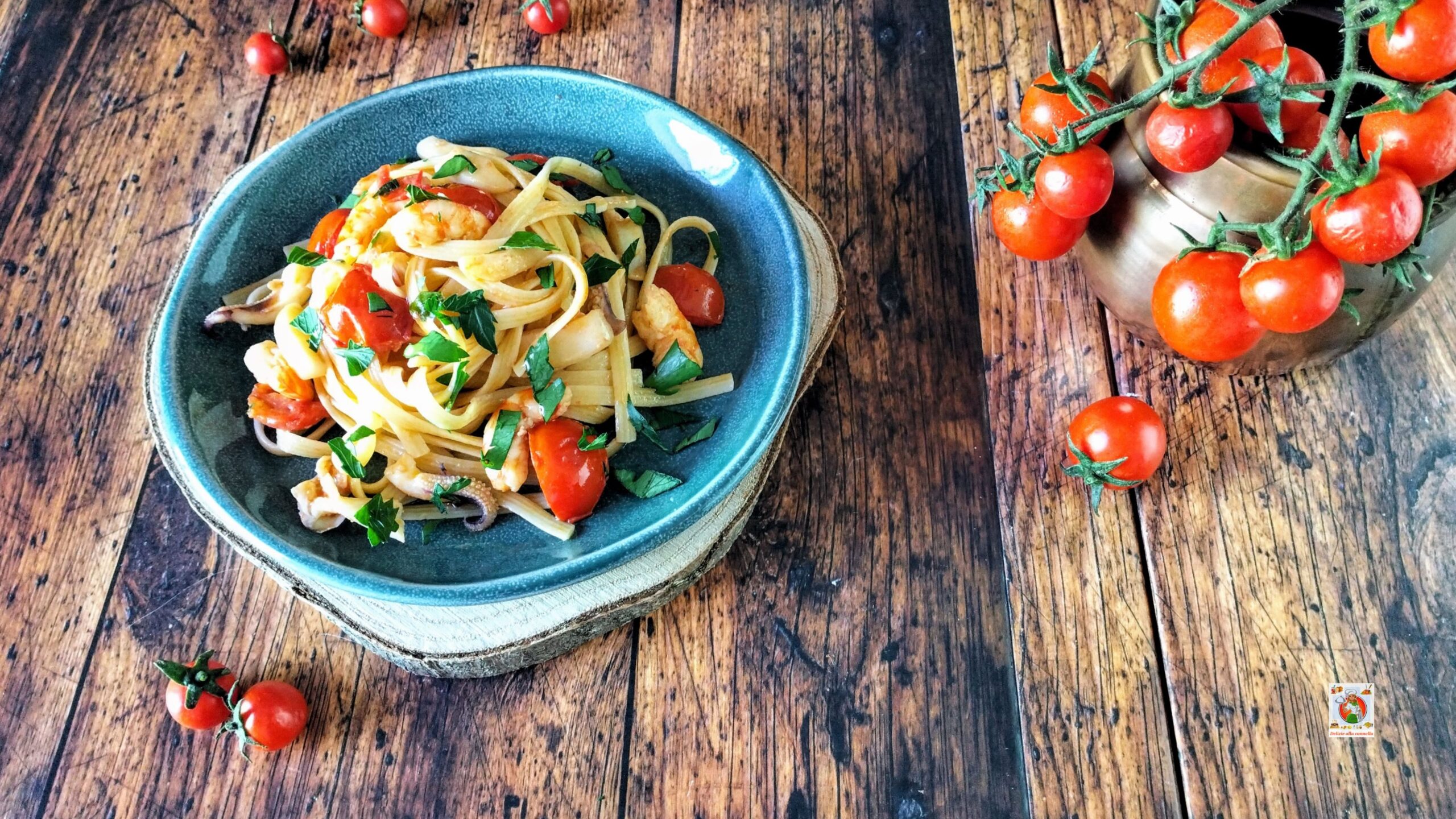 Pasta mit Tintenfisch und Garnelen: ein Meeresgericht, das Einfachheit und Geschmack perfekt vereint