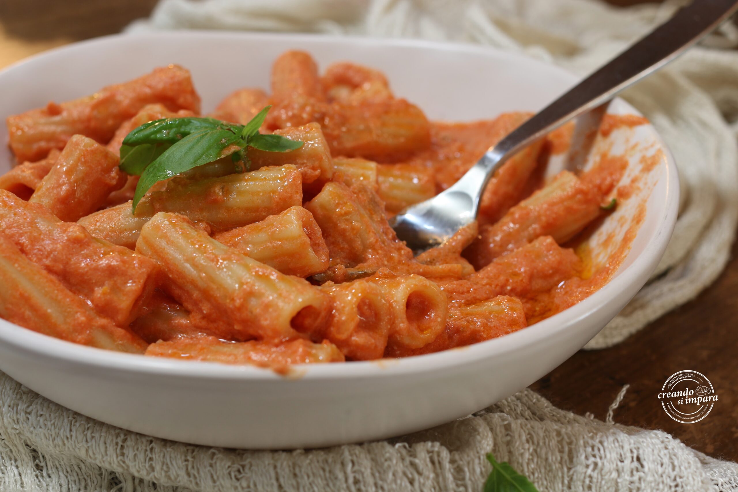Pasta mit Tomaten und Robiola