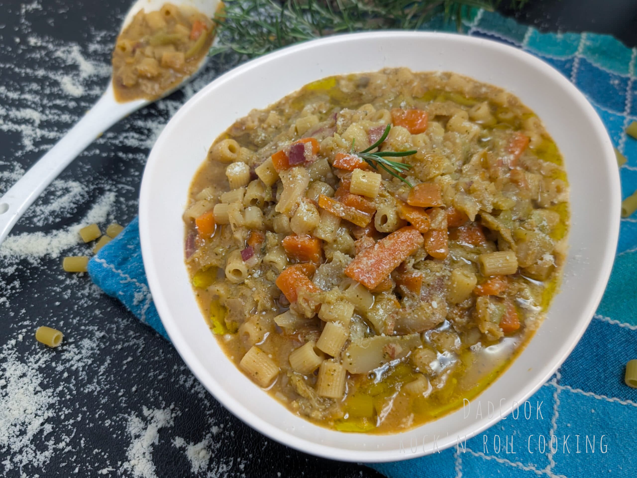 Pasta mit Wirsing und Speck: das Rezept mit Miso