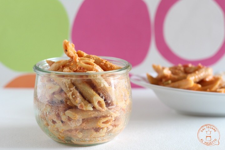 Penne mit Wodka im Einmachglas