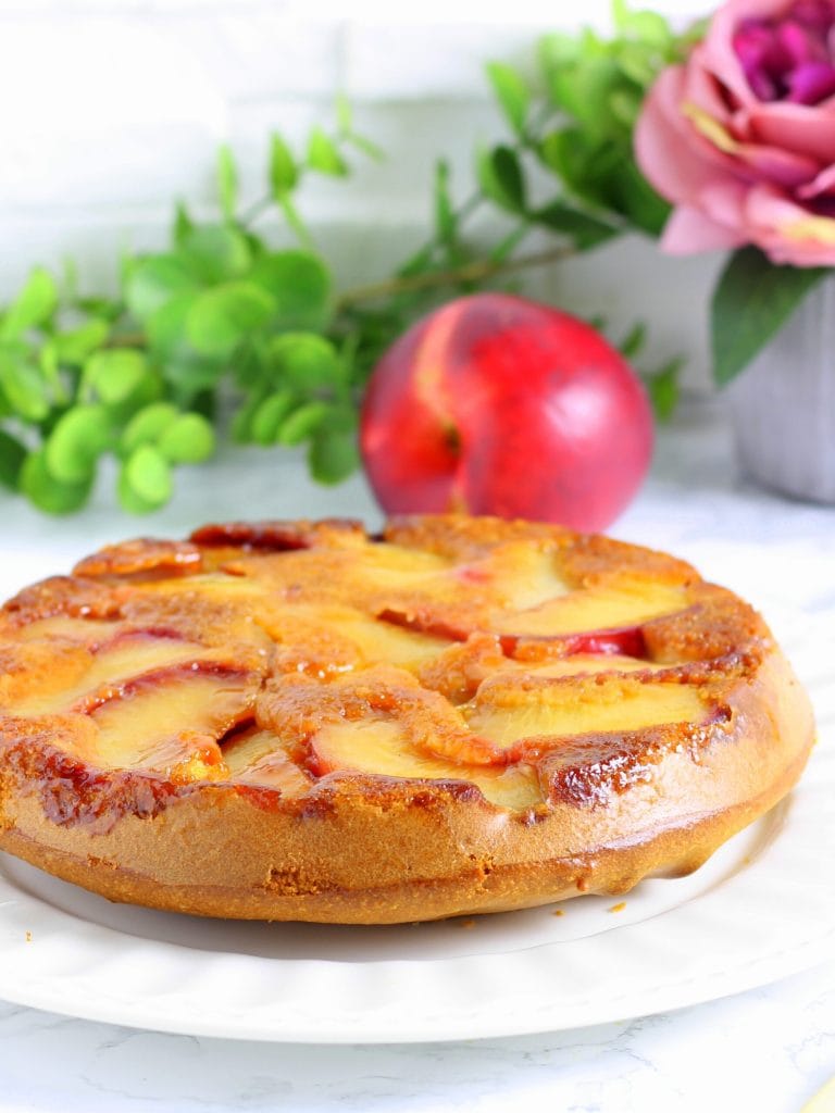 Pfirsich-Umgedrehter Kuchen