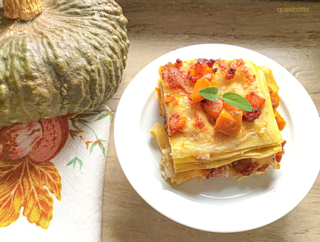 Lasagne mit Kürbis und Wurst ohne Béchamelsauce
