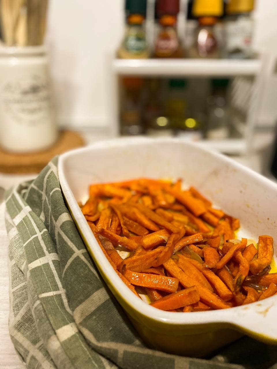 Karotten mit Paprika in der Mikrowelle