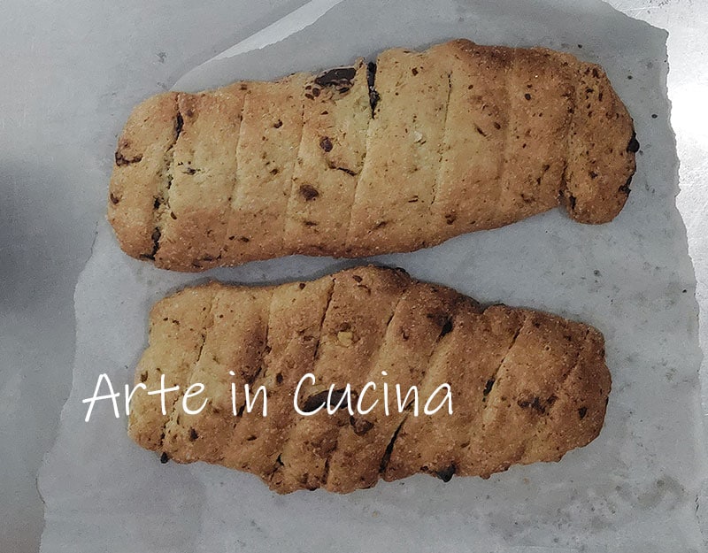 PISTAZIEN- UND SCHOKOLADEN-CANTUCCI