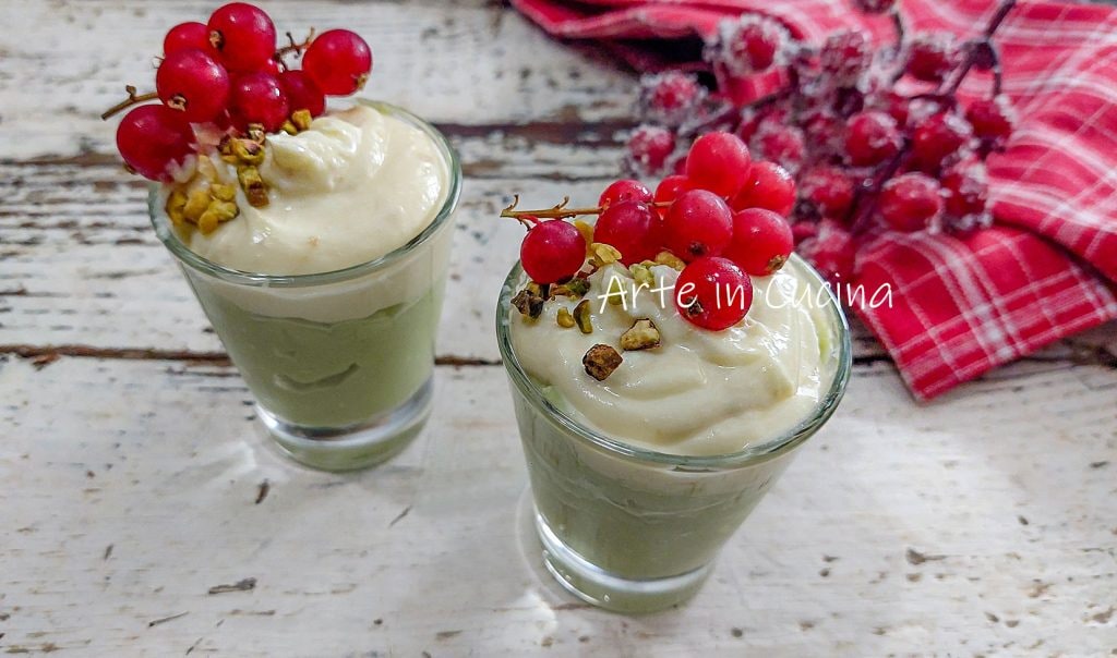 PISTAZIENMOUSSE und WEIßE SCHOKOLADE