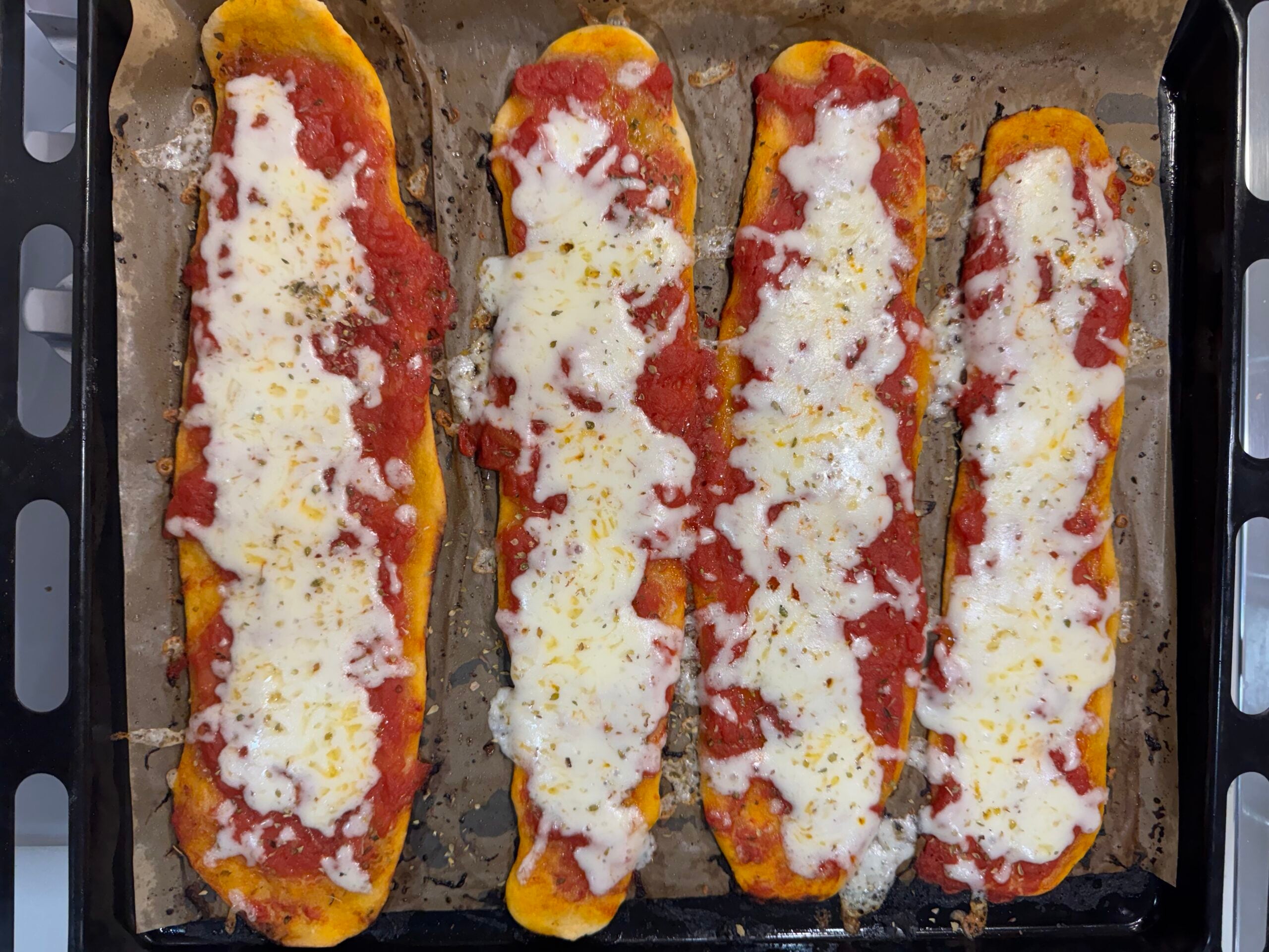 Pizzazungen Margherita ohne Hefe – Knusprig und schnell