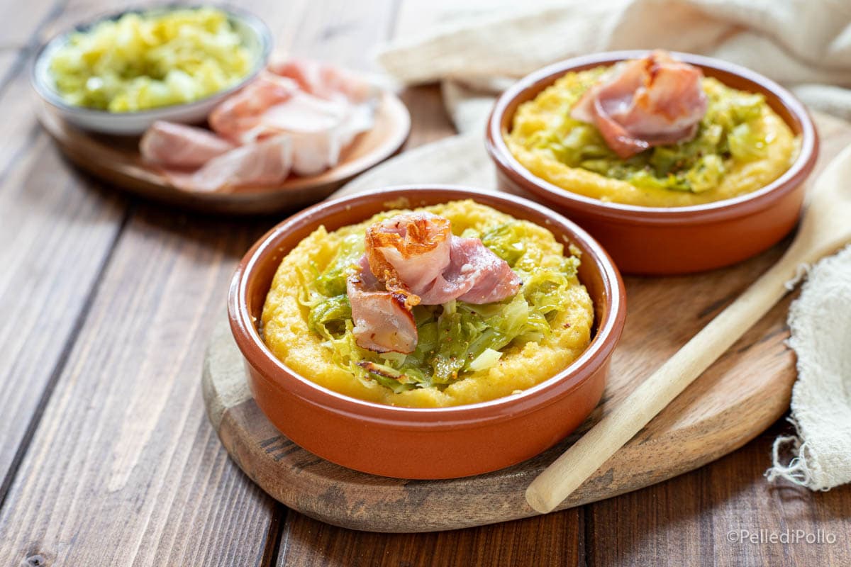 Polenta mit Wirsing und Speck