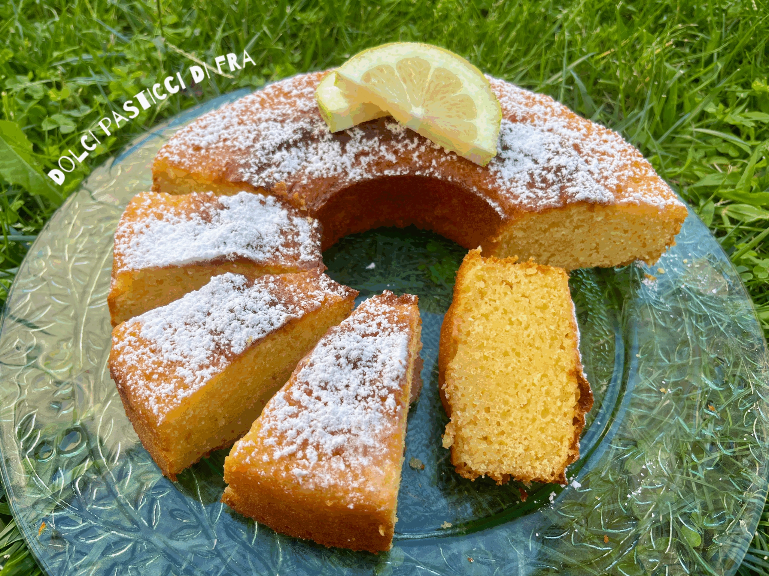 Glutenfreier Zitronenringkuchen mit weißer Schokolade und Mandeln
