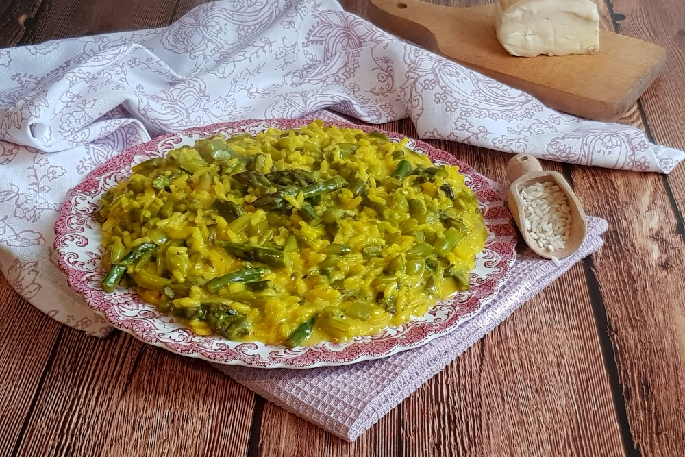 Safranrisotto mit Spargel und Taleggio