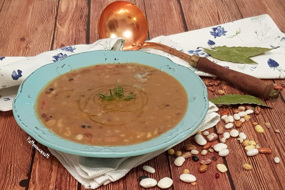 gemischte Hülsenfrüchtesuppe