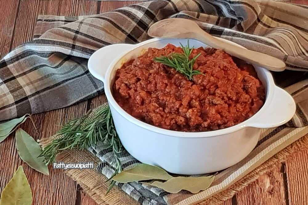 Fleisch- und Wurstragout