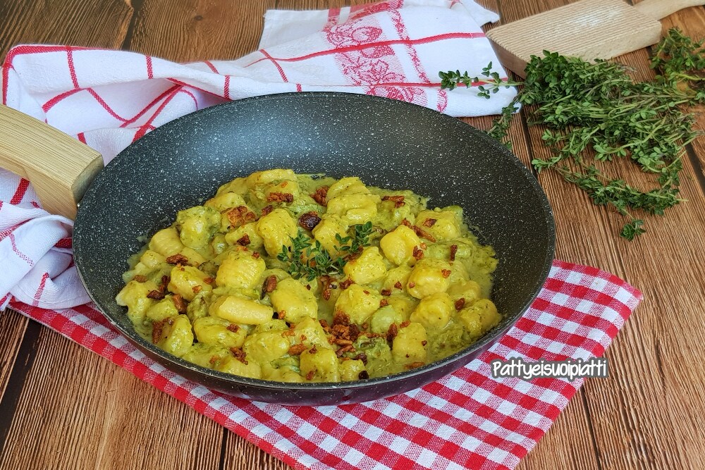 gnocchi mit zucchini und knusprigem guanciale
